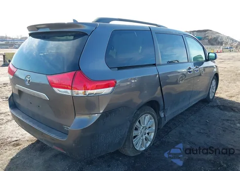 2011 Toyota Sienna Limited из США, поврежденный, VIN 5TDDK3DC8BS018294
